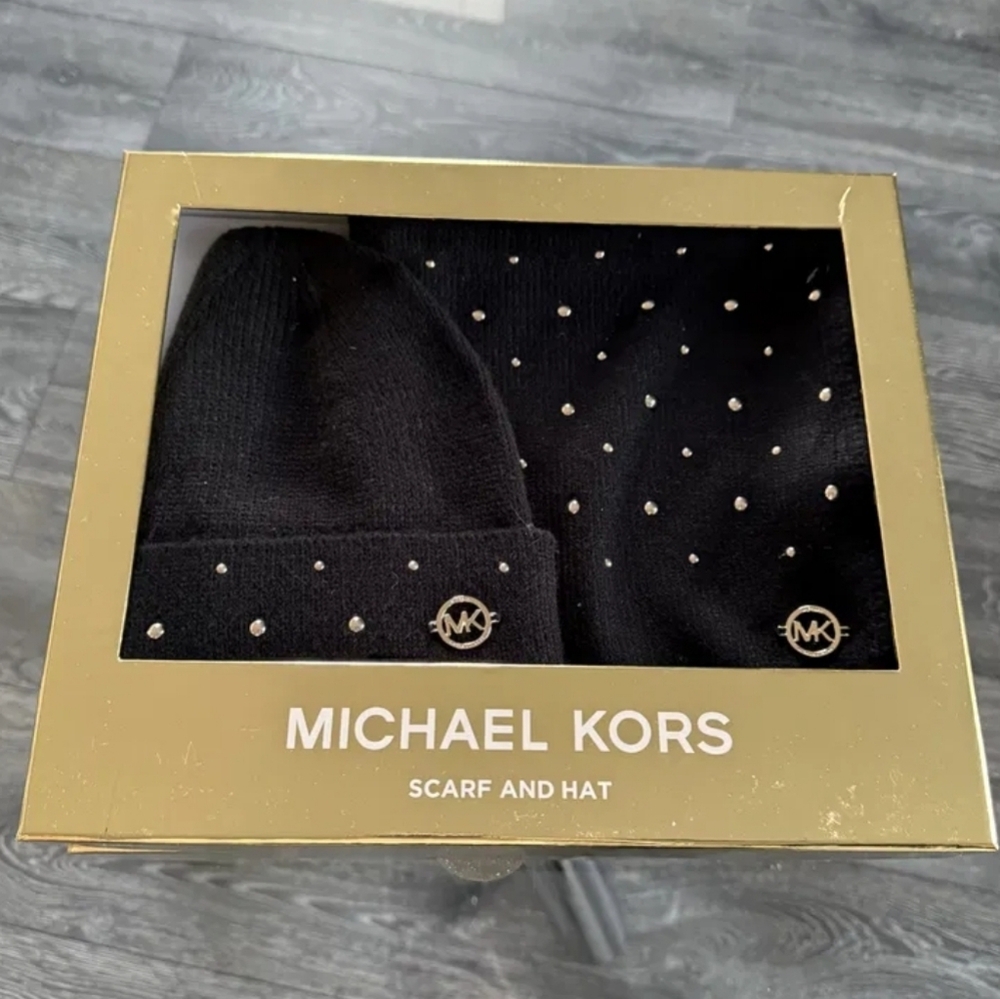 Michael Kors Scarf and Hat Set, Winter Scarf, Beanie, Wool Scarf, Winter Hat, - Picture 7 of 8